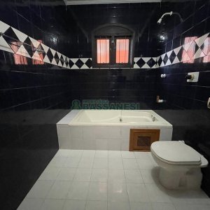 Casa com 260m², 3 dormitórios, 3 vagas, no bairro Interlagos em Caxias do Sul para Alugar