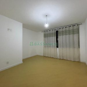 Casa com 260m², 3 dormitórios, 3 vagas, no bairro Interlagos em Caxias do Sul para Alugar