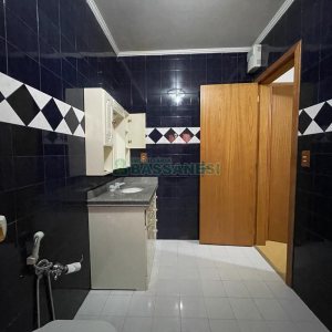 Casa com 260m², 3 dormitórios, 3 vagas, no bairro Interlagos em Caxias do Sul para Alugar