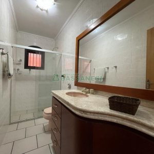 Casa com 260m², 3 dormitórios, 3 vagas, no bairro Interlagos em Caxias do Sul para Alugar