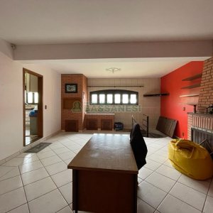 Casa com 260m², 3 dormitórios, 3 vagas, no bairro Interlagos em Caxias do Sul para Alugar