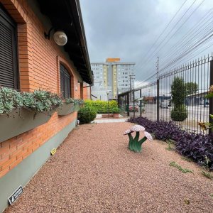 Casa com 260m², 3 dormitórios, 3 vagas, no bairro Interlagos em Caxias do Sul para Alugar