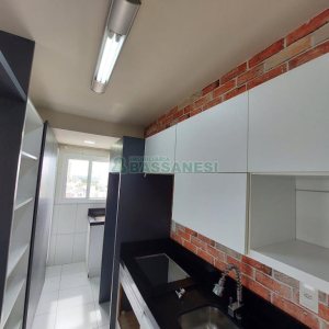 Apartamento com 65m², 2 dormitórios, 1 vaga, no bairro Santa Lúcia em Caxias do Sul para Comprar