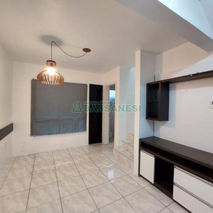 Sobrado com 92m², 2 dormitórios, 1 vaga, no bairro São Luiz em Caxias do Sul para Comprar