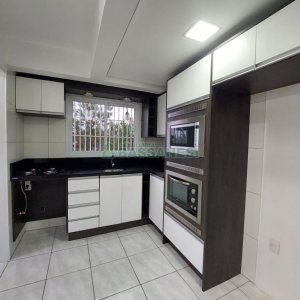 Sobrado com 92m², 2 dormitórios, 1 vaga, no bairro São Luiz em Caxias do Sul para Comprar