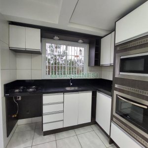 Sobrado com 92m², 2 dormitórios, 1 vaga, no bairro São Luiz em Caxias do Sul para Comprar