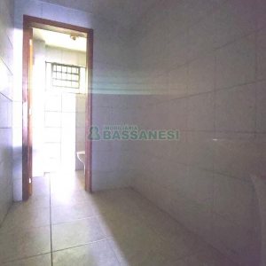 Pavilhão com 180m², no bairro De Lazzer em Caxias do Sul para Alugar