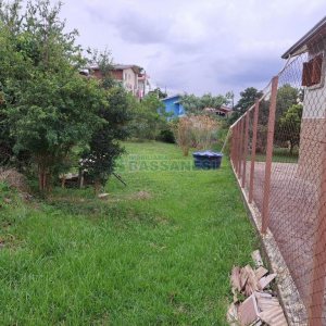 Terreno com 360m², no bairro Charqueadas em Caxias do Sul para Comprar