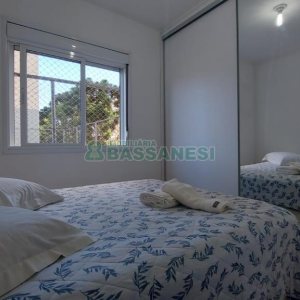 Apartamento com 71m², 3 dormitórios, 1 vaga, no bairro Santa Catarina em Caxias do Sul para Comprar