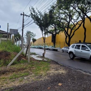 Terreno com 410m², no bairro Exposição em Caxias do Sul para Comprar
