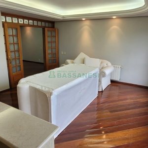 Apartamento com 221m², 3 dormitórios, 2 vagas, no bairro Jardim América em Caxias do Sul para Comprar