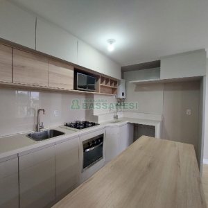 Apartamento com 42m², 1 dormitório, 2 vagas, no bairro Petrópolis em Caxias do Sul para Alugar