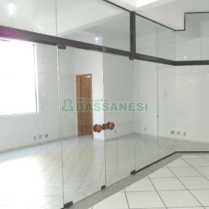 Loja com 40m², no bairro Centro em Caxias do Sul para Alugar