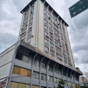 Sala com 33m², no bairro Centro em Caxias do Sul para Alugar ou Comprar