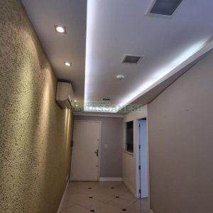 Sala com 33m², no bairro Centro em Caxias do Sul para Alugar ou Comprar
