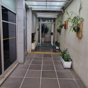 Sala com 33m², no bairro Centro em Caxias do Sul para Alugar ou Comprar