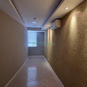 Sala com 33m², no bairro Centro em Caxias do Sul para Alugar ou Comprar