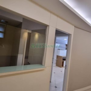 Sala com 33m², no bairro Centro em Caxias do Sul para Alugar ou Comprar