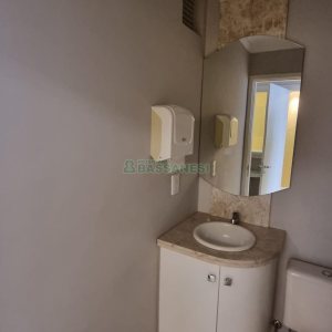 Sala com 33m², no bairro Centro em Caxias do Sul para Alugar ou Comprar