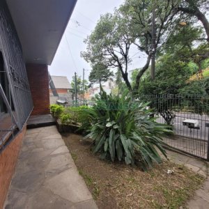 Casa com 200m², 5 dormitórios, 2 vagas, no bairro Marechal Floriano em Caxias do Sul para Comprar