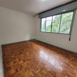 Casa com 200m², 5 dormitórios, 2 vagas, no bairro Marechal Floriano em Caxias do Sul para Comprar