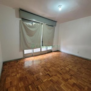 Casa com 200m², 5 dormitórios, 2 vagas, no bairro Marechal Floriano em Caxias do Sul para Comprar