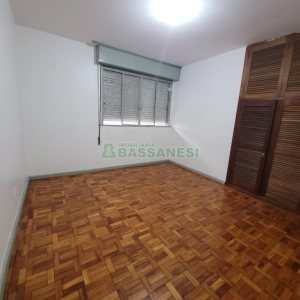 Casa com 200m², 5 dormitórios, 2 vagas, no bairro Marechal Floriano em Caxias do Sul para Comprar