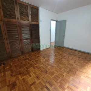 Casa com 200m², 5 dormitórios, 2 vagas, no bairro Marechal Floriano em Caxias do Sul para Comprar