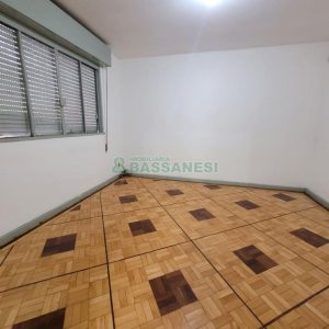 Casa com 200m², 5 dormitórios, 2 vagas, no bairro Marechal Floriano em Caxias do Sul para Comprar
