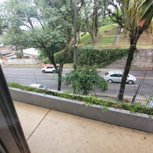 Casa com 200m², 5 dormitórios, 2 vagas, no bairro Marechal Floriano em Caxias do Sul para Comprar