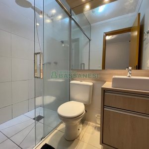 Sobrado Mobiliado com 320m², 2 dormitórios, 2 vagas, no bairro Santa Catarina em Caxias do Sul para Alugar