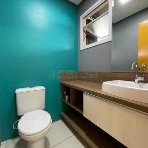 Sobrado Mobiliado com 320m², 2 dormitórios, 2 vagas, no bairro Santa Catarina em Caxias do Sul para Alugar