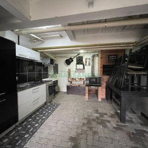 Sobrado Mobiliado com 320m², 2 dormitórios, 2 vagas, no bairro Santa Catarina em Caxias do Sul para Alugar