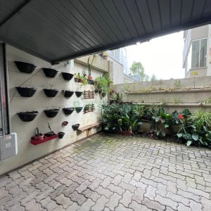 Sobrado Mobiliado com 320m², 2 dormitórios, 2 vagas, no bairro Santa Catarina em Caxias do Sul para Alugar