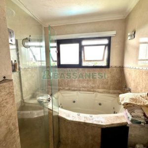 Casa com 360m², 3 dormitórios, 2 vagas, no bairro Cruzeiro em Caxias do Sul para Alugar ou Comprar