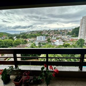 Casa com 360m², 3 dormitórios, 2 vagas, no bairro Cruzeiro em Caxias do Sul para Alugar ou Comprar