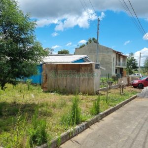 Terreno com 330m², no bairro De Zorzi em Caxias do Sul para Comprar