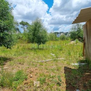 Terreno com 330m², no bairro De Zorzi em Caxias do Sul para Comprar