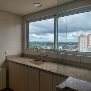 Apartamento com 187m², 3 dormitórios, 4 vagas, no bairro Centro em Caxias do Sul para Comprar