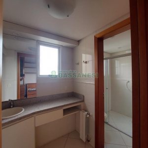 Apartamento com 187m², 3 dormitórios, 4 vagas, no bairro Centro em Caxias do Sul para Comprar