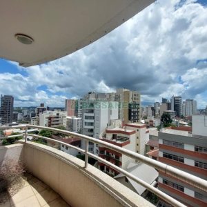 Apartamento com 187m², 3 dormitórios, 4 vagas, no bairro Centro em Caxias do Sul para Comprar