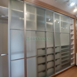 Apartamento com 187m², 3 dormitórios, 4 vagas, no bairro Centro em Caxias do Sul para Comprar