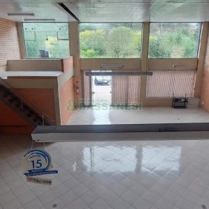 Pavilhão com 700m², no bairro Cinquentenário em Caxias do Sul para Alugar