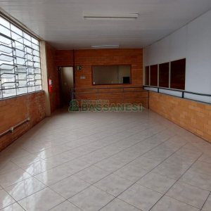 Pavilhão com 700m², no bairro Cinquentenário em Caxias do Sul para Alugar