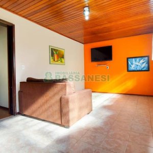 Casa com 220m², 4 dormitórios, 2 vagas, no bairro Santa Catarina em Caxias do Sul para Comprar