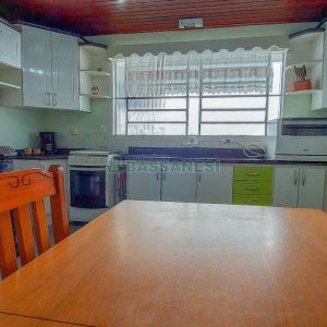 Casa com 220m², 4 dormitórios, 2 vagas, no bairro Santa Catarina em Caxias do Sul para Comprar