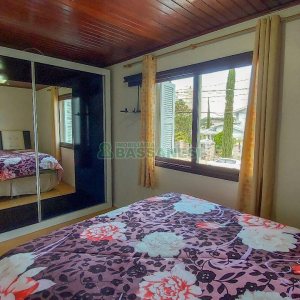 Casa com 220m², 4 dormitórios, 2 vagas, no bairro Santa Catarina em Caxias do Sul para Comprar