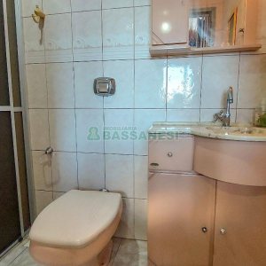 Casa com 220m², 4 dormitórios, 2 vagas, no bairro Santa Catarina em Caxias do Sul para Comprar