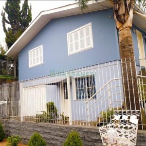 Casa com 220m², 4 dormitórios, 2 vagas, no bairro Santa Catarina em Caxias do Sul para Comprar