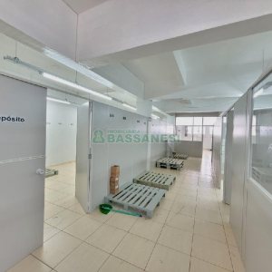 Loja com 200m², 1 vaga, no bairro Pio X em Caxias do Sul para Alugar